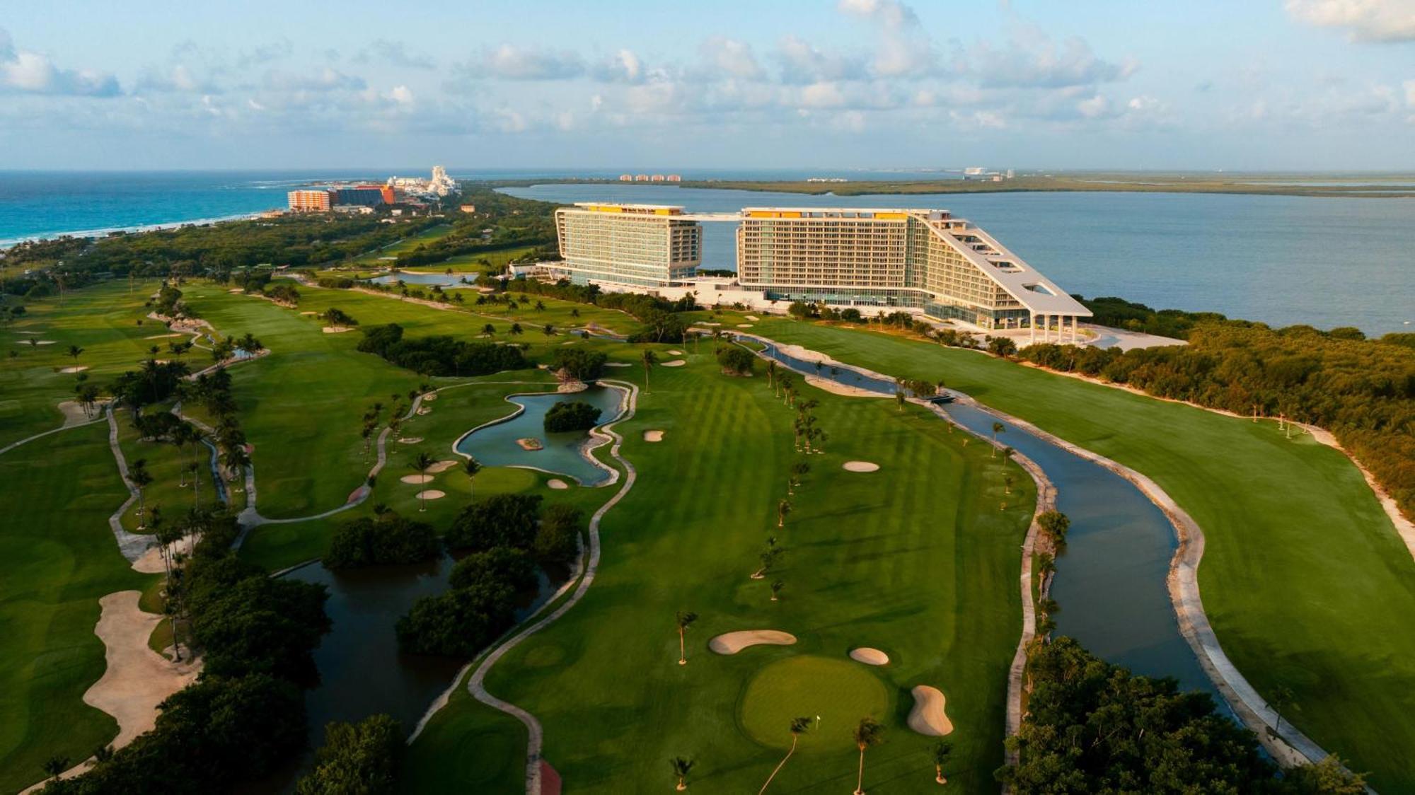 Hyatt Vivid Grand Island Cancun (Adults Only) Exterior photo